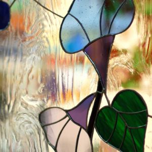 Detail vitrail Tiffany liserons Val d'Oise
